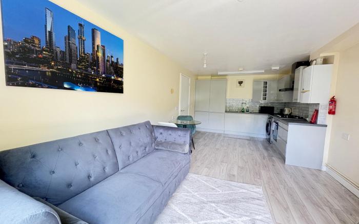 Cosy 2 bed near Excel and City Airport 