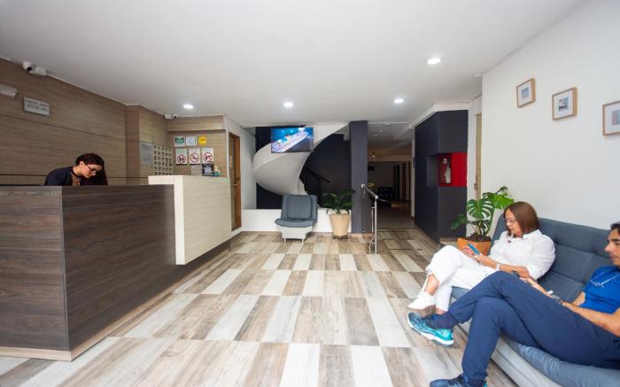 Novus Laureles