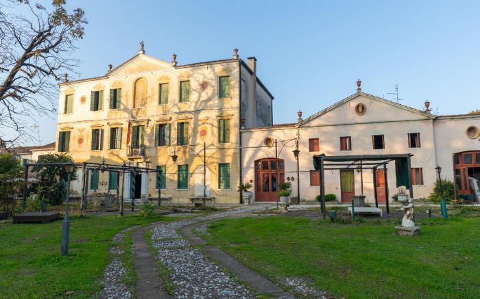 Villa Nani Mocenigo, Golin