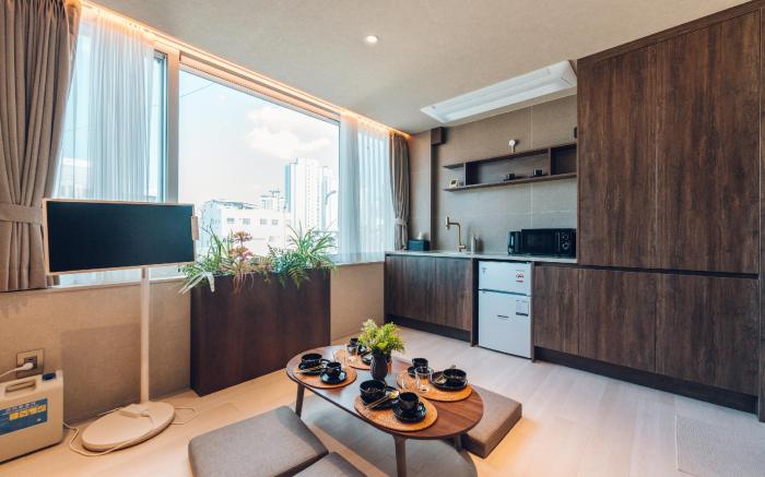 Monthliv Gwangjang Market Hotel Stay