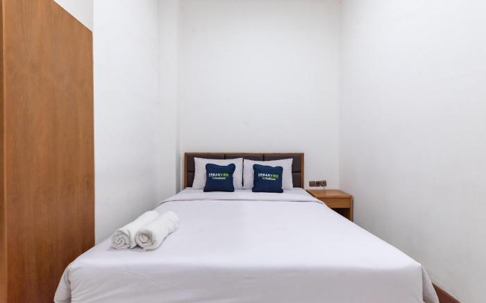Urbanview Hotel near Paris Van Java Mall