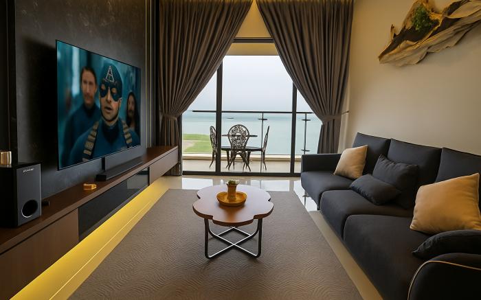 Danga Bay The Lexus Seaview 3BR 8Pax Balcony