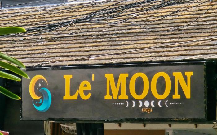 Le Moon
