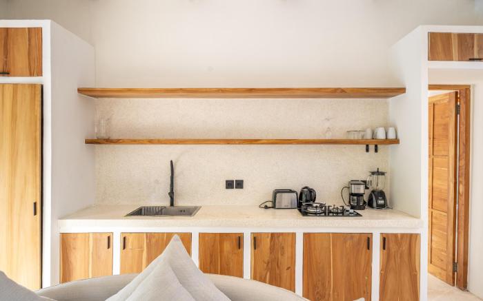 HutanVilla-Relax in Nature: Chic Villa w/ Pool