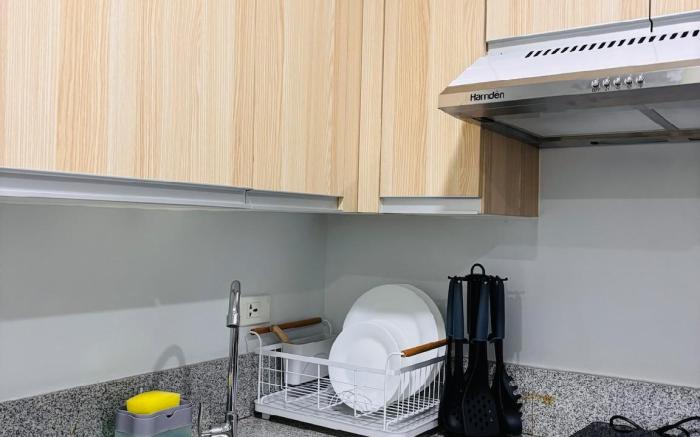 * * WV 25 Minimalist Chic Stay