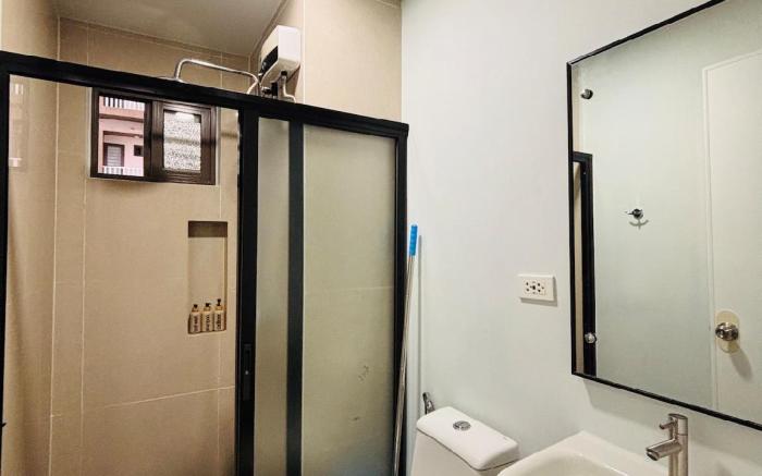 * * WV 25 Minimalist Chic Stay