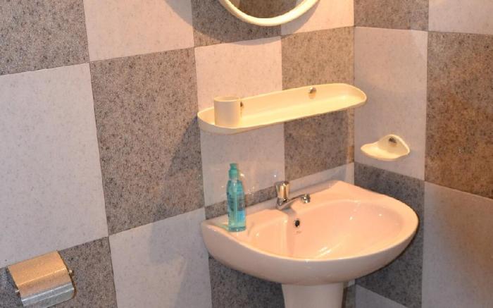 CeYlOn ShInE - LiLy HoMe (KaNDy)