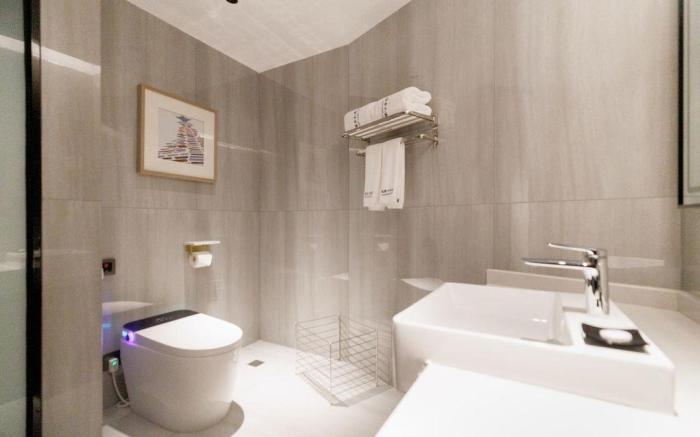 DONGXIANG LN DONGFANG HOTEL