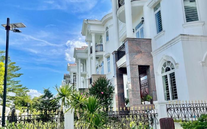 DELUXE VILLA III  5 phòng ngủ 6 giường lớn