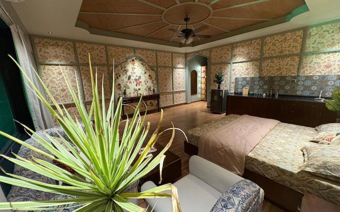 The Taj by*The Maharaja's Heaven