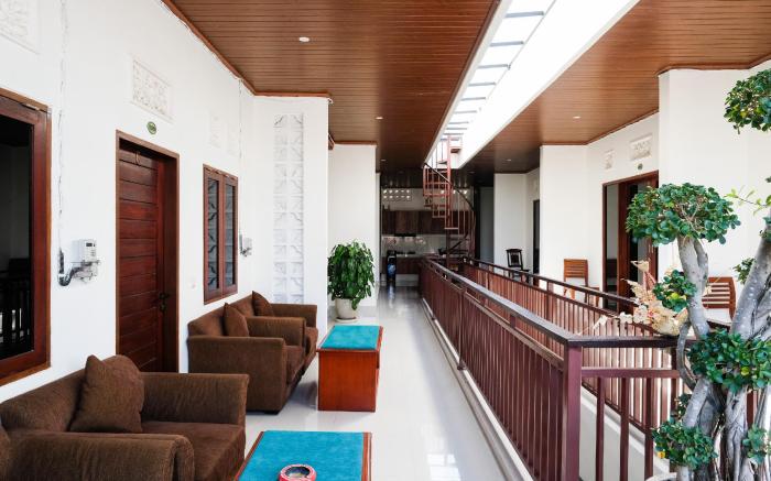 Urbanview Hotel Arta Guna Casa