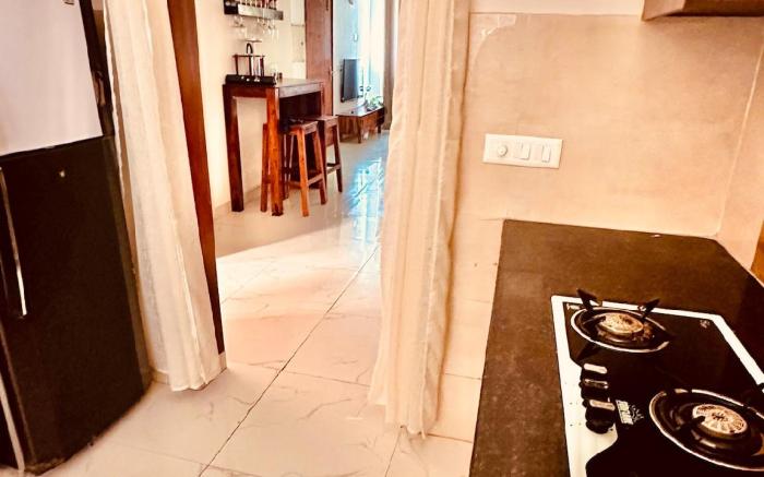 HomeyStays 3BHK Apartment with Lakeside Walk