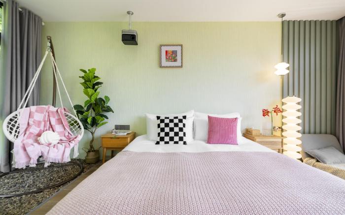 微风丨含早丨溯溪丨露营丨带泳池丨可带宠物丨高清投影丨竹林山景丨围炉煮茶丨可烧烤丨户外电影