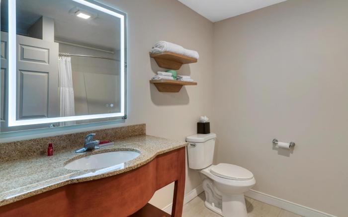 Baldwin Inn & Suites, SureStay Collection by Best Western