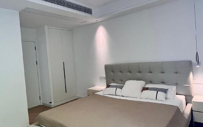  People's Square area Fully equipped