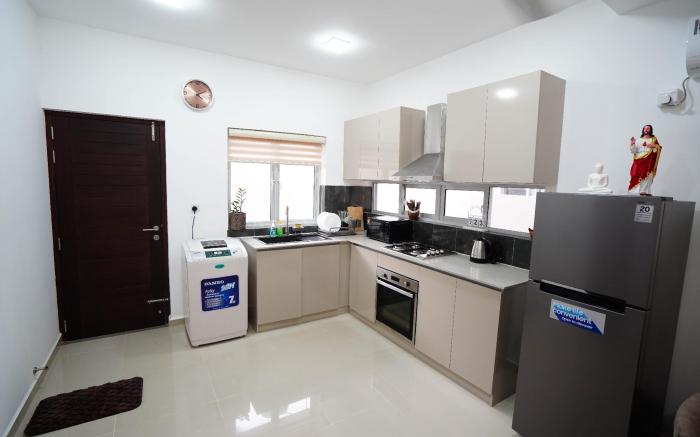 Lavender Villa 2BR Stylish Airport Retreat 