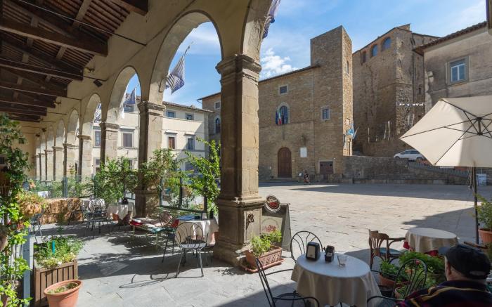 Farmhouse in Bucine with pool