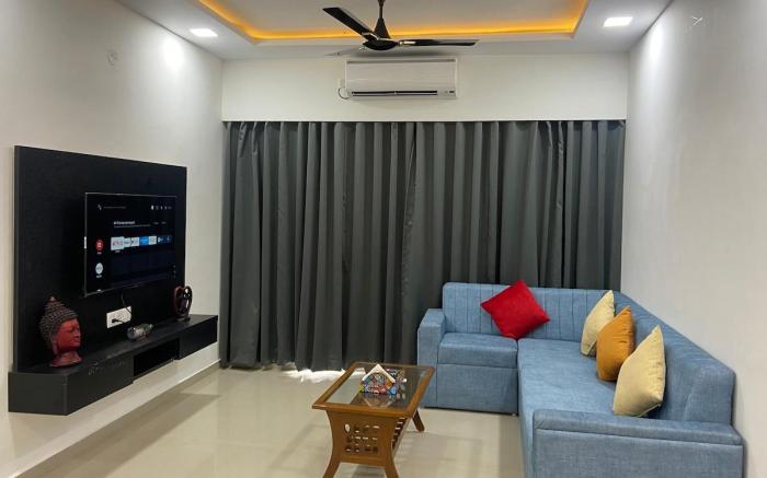 Hi5 Stays SEaRENITY Chic 2BHK Apt w/pool North Goa
