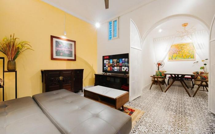 Sep Free Conical Hat/5' to OldQuarter/5Bed 3floor