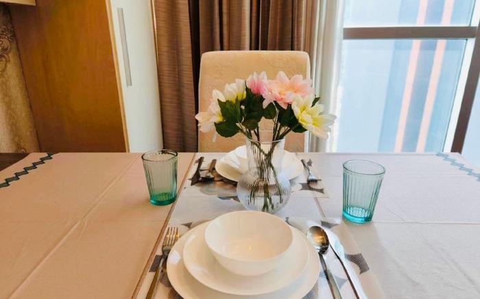 Room in Luxury Sukhumvit Condo 1mins Shops and BTS