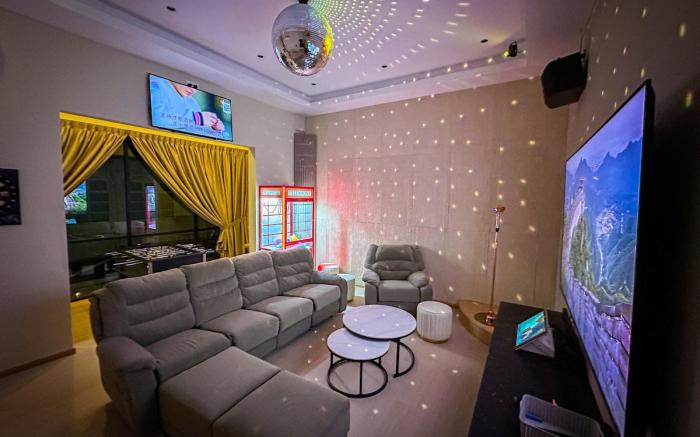 DreamWood Villa Sakeh · 22 Pax | Pool · KTV · BBQ