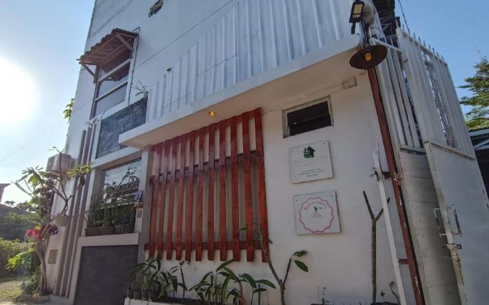 OYO 94699 Seven Secrets Syariah