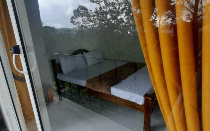 Golden Waters Stay&Dine 