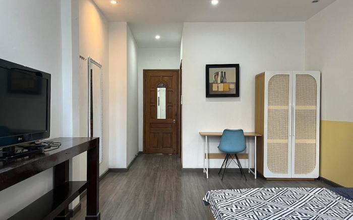 FullHouse-6BedRoom-Max16People-1km BuiVien-Central