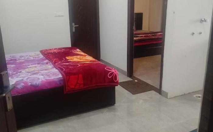 Shree Vrindavan Suites: Near Iskcon & Prem Mandir
