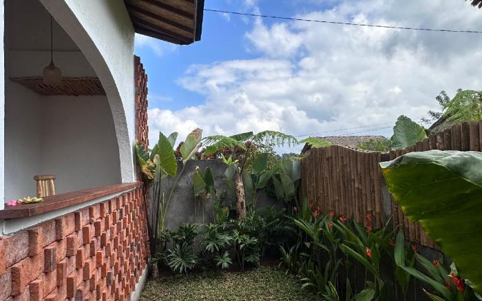 Lumina Villa Sidemen