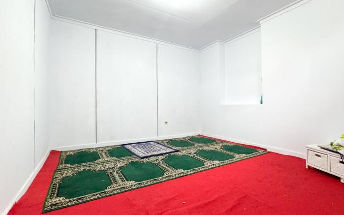 RedDoorz Syariah @ Sultana Guest House