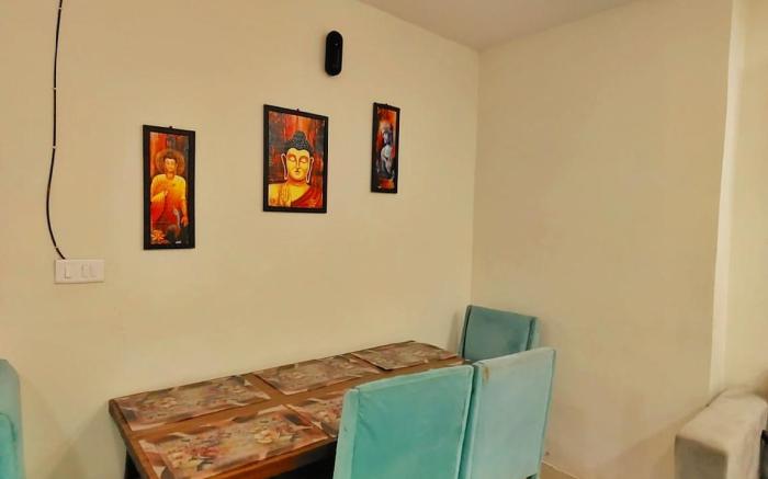 Friendly Stays - Best Balcony High Rise Apartment