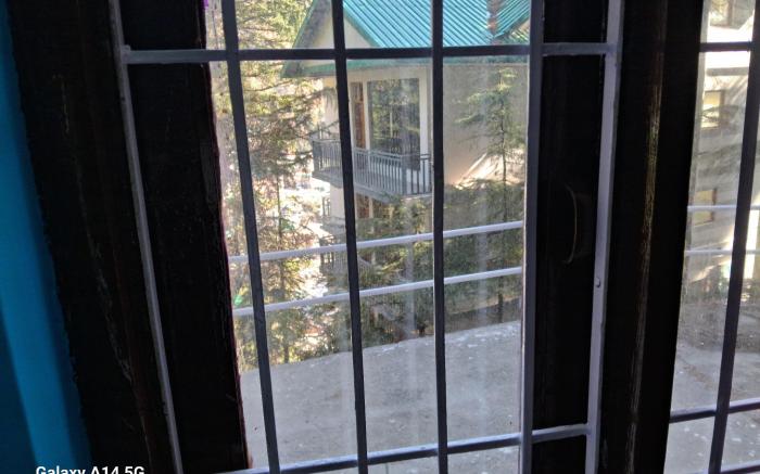 Himalayan Homestay Opp to white waterinn Hotel