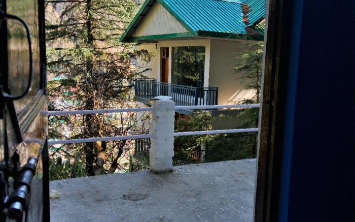 Himalayan Homestay Opp to white waterinn Hotel