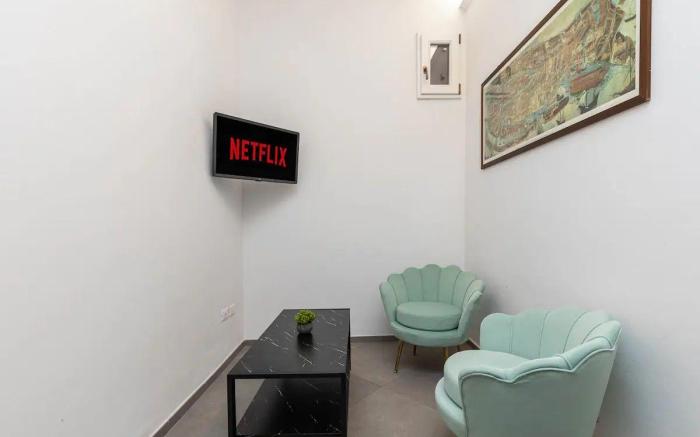 [DUOMO] Elegant three-bedroom apartment