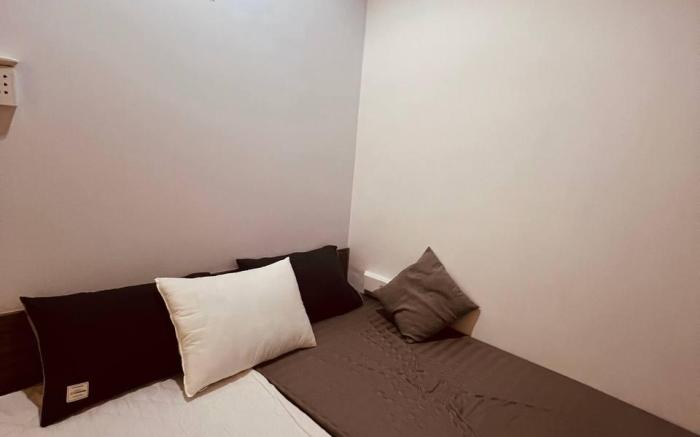 Affordable 2-Bedroom Apartment in Central D1