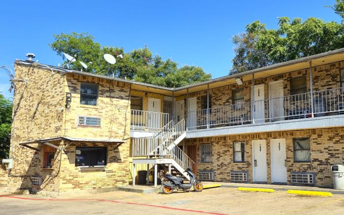 Mi Amor Inn & Suites by Hotel O Dallas Tx Hwy 352