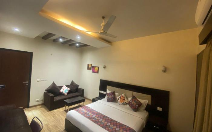 Hotel Amazone Residency Gurugram