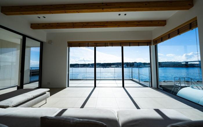 theView 三浦市晴海町！目の前が海の絶景！高級Villa貸切！サウナ、BBQ可能！最大10名