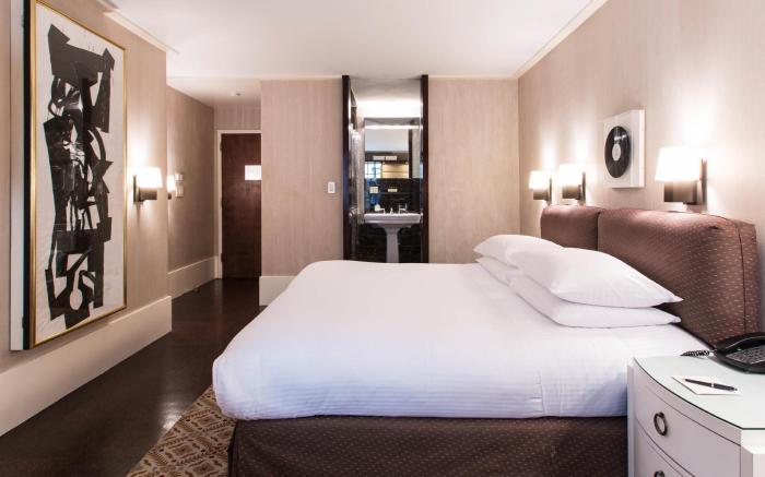 City Club Hotel