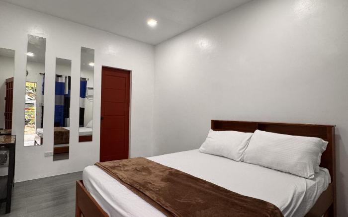 H&M Bachelors Pad Italia Room