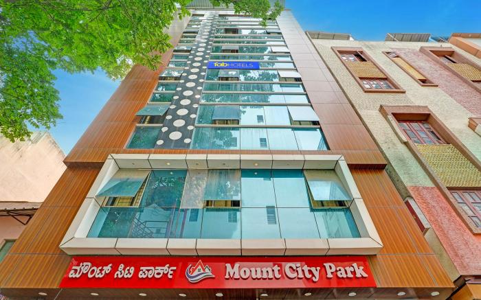 FabHotel Mount City Park