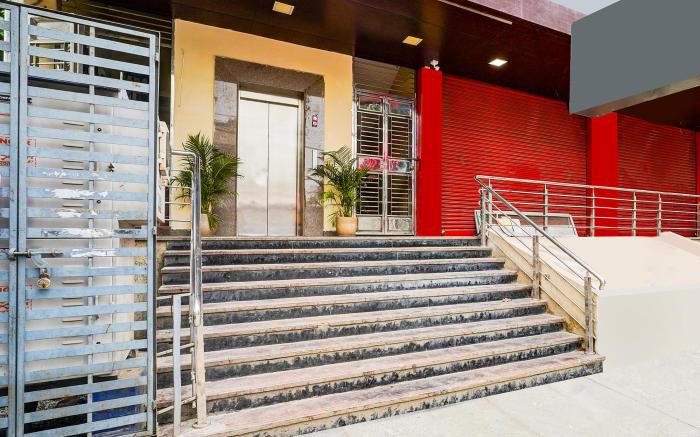 FabHotel Golden Stay