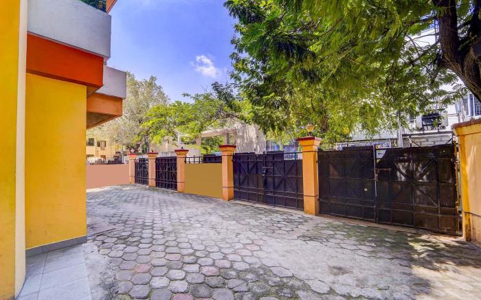 FabHotel Sahana Residency