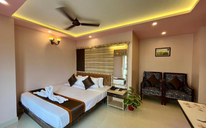 The Little Heaven Hotel near Kolkata Airport
