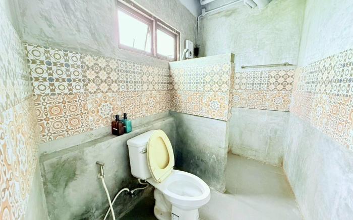 Sukhum Huai Khwang Guest House