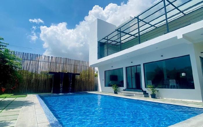 Villa white ecr beach house