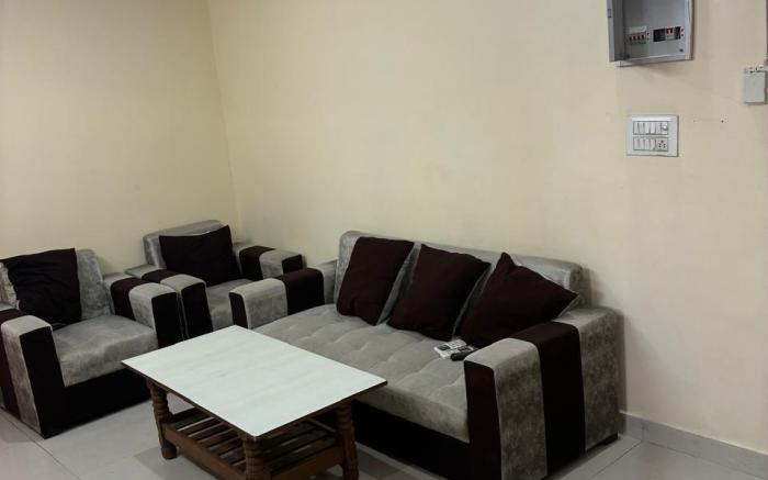 2 bhk fully furnished flat