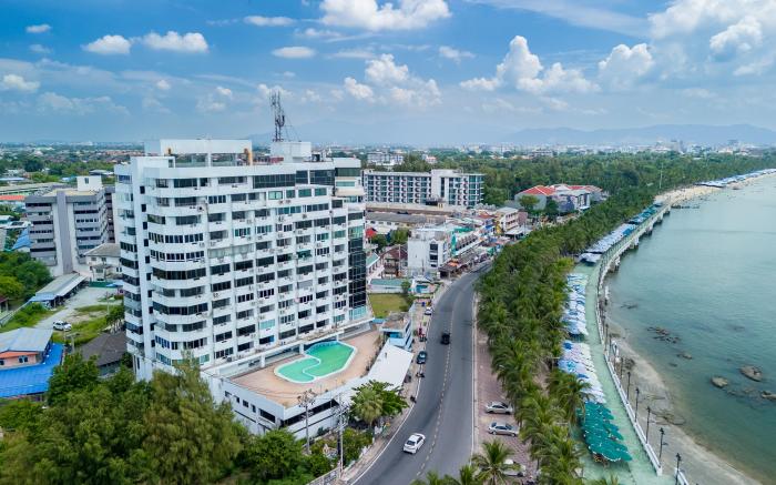 Sea view Bang Saen on Bang Saen Royal Beach