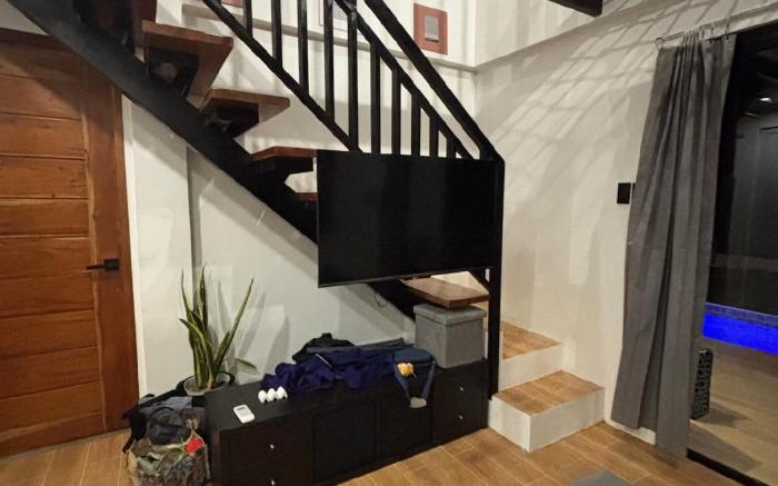 Cabin 8:18 @ Tuy Batangas near Nasugbu & Tagaytay